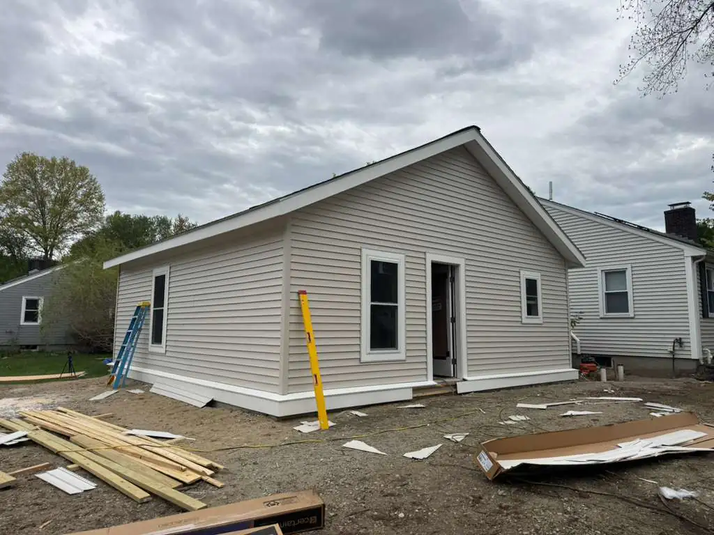 Vinyl Siding by Matic Construction